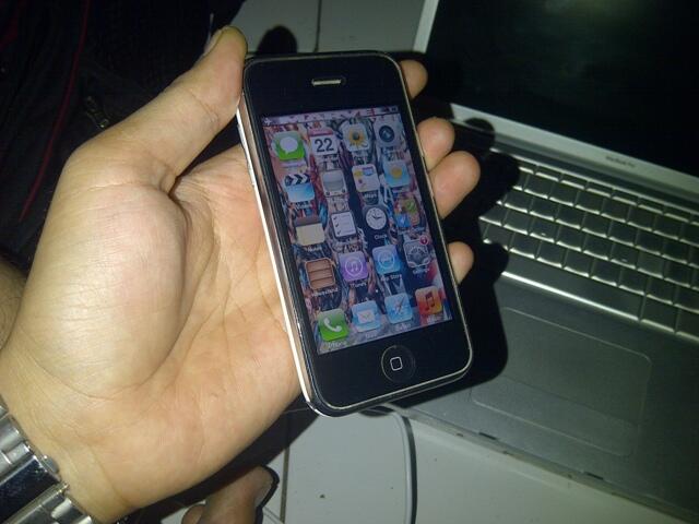JUAL IPONE 3GS 16GB 2,1 JUTA aja gan!!!