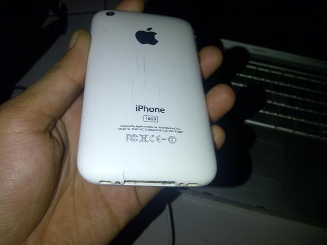 JUAL IPONE 3GS 16GB 2,1 JUTA aja gan!!!
