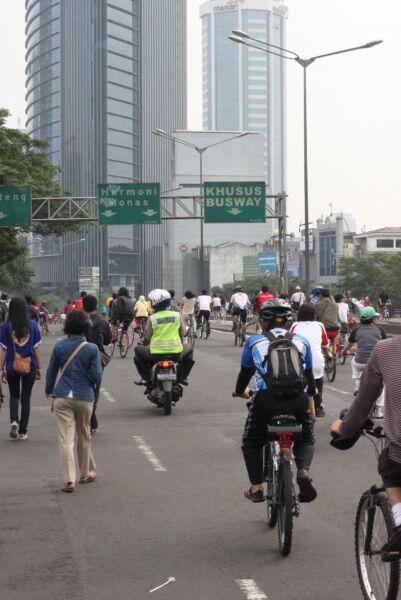 Gimana Rakyat Ga Marah, Kelakuan Polisi Aja Kayak Gini......