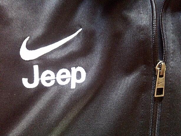 jaket juventus nike logo jeep 2012 - 2013 KW lokal ukuran M