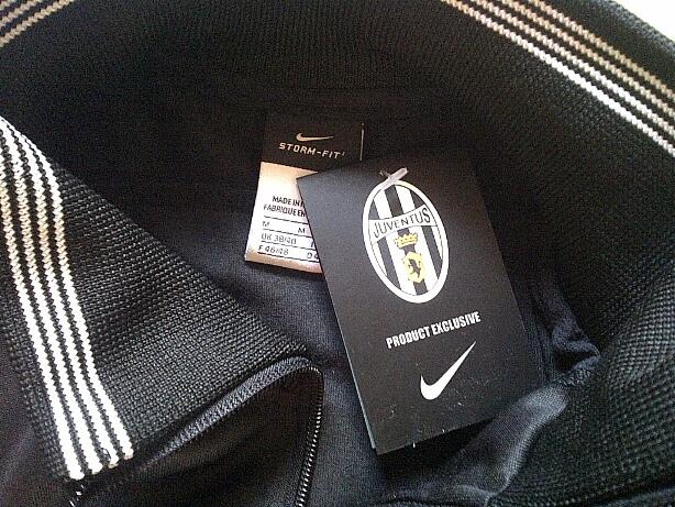 jaket juventus nike logo jeep 2012 - 2013 KW lokal ukuran M
