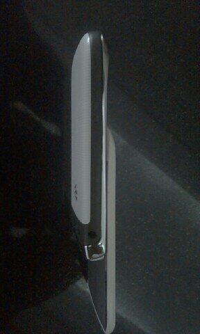 BB Torch 9810 White Second Garansi masih Garansi +/- 16 Bulan
