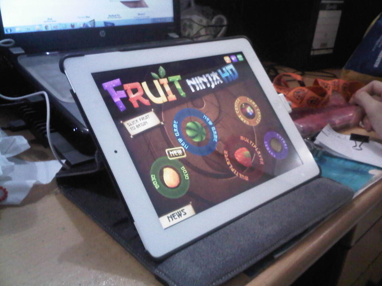 WTS : IPAD 3 wifi + 4g 32GB white COD Semarang baru pake 1bln