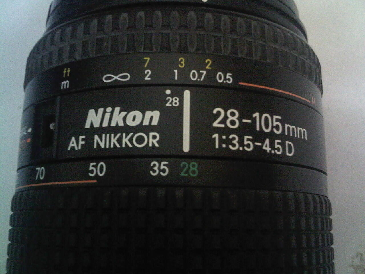 lensa Nikon 28-105mm f/3.5-4.5