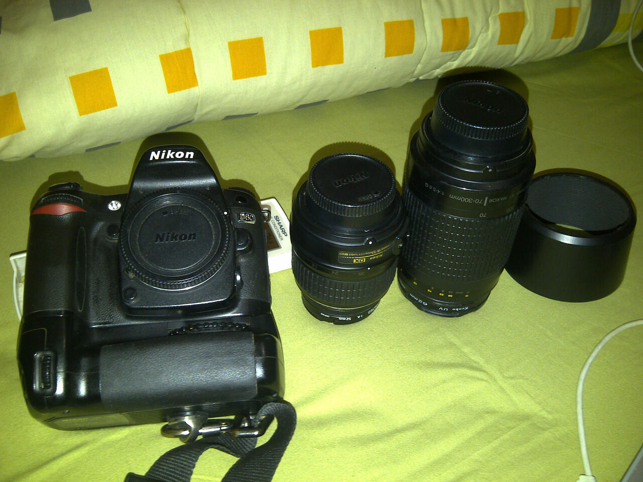 5jutaan nikon D80 + lensa kit !8-55mm + lensa nikon 70-200mm + BG nikon MB D80