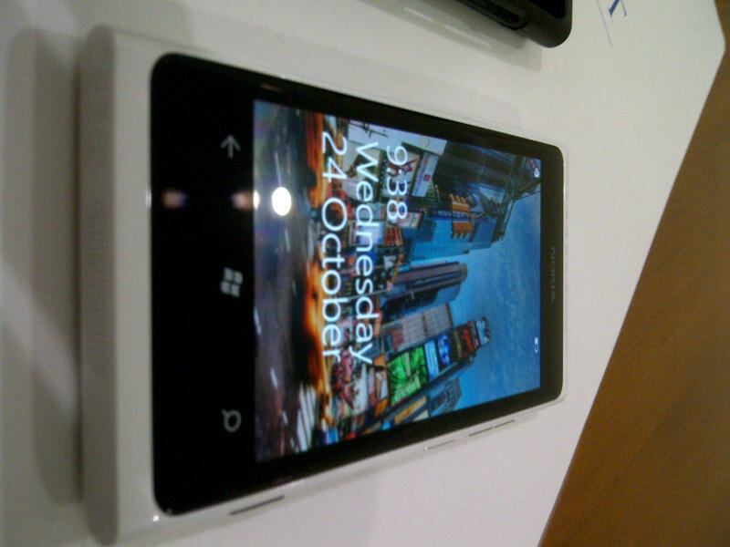 WTS : NOKIA LUMIA 800 - Windows Phone 7 ... 98 %