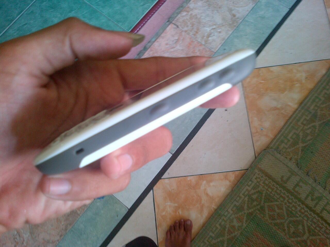 9330 aka kepler cdma white mulus murmer ada minus.jogja
