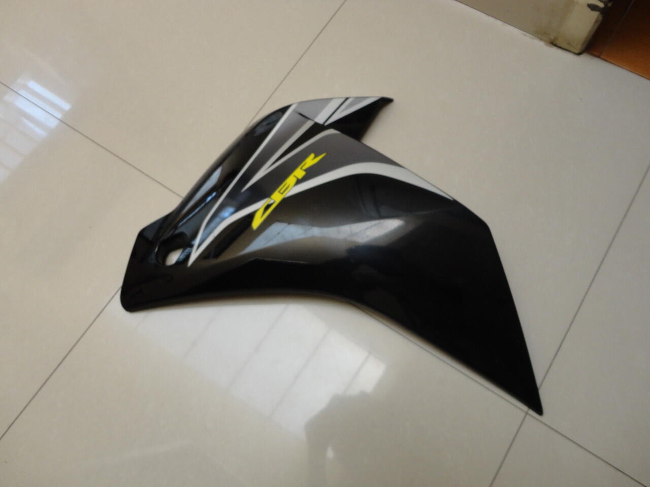 Parts2 Bekas New CBR 150 (fairing tengah kiri, fairing belakang kiri)