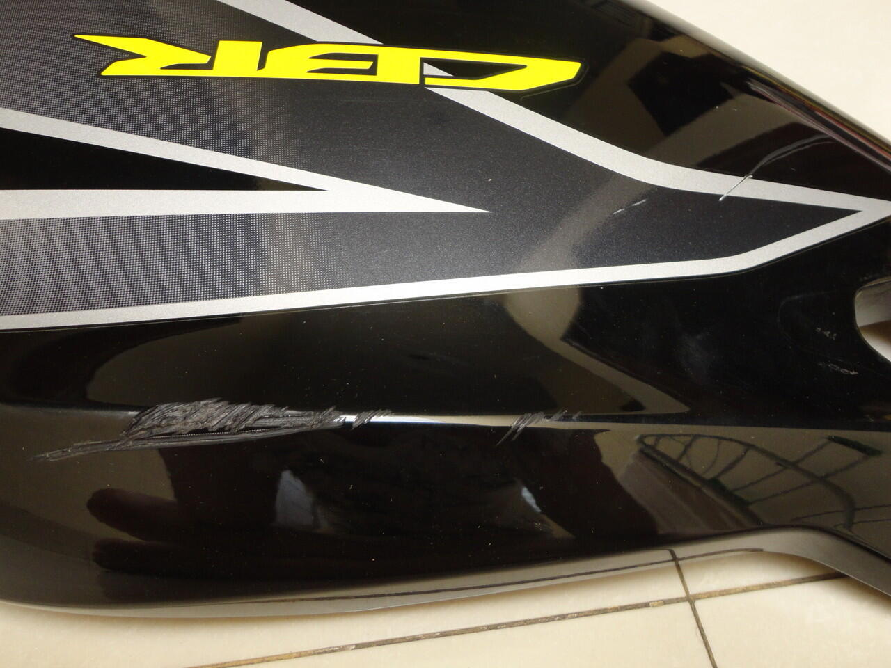 Parts2 Bekas New CBR 150 (fairing tengah kiri, fairing belakang kiri)