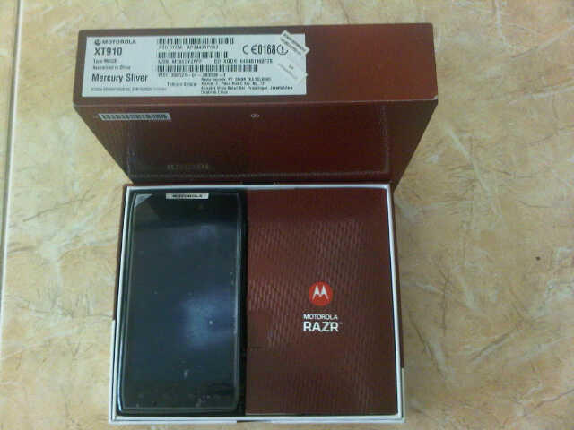 Dijual MotorolaDroid Razr XT-912 Black, ICS 4.0.4, GSM sudah ON, Mint Like New