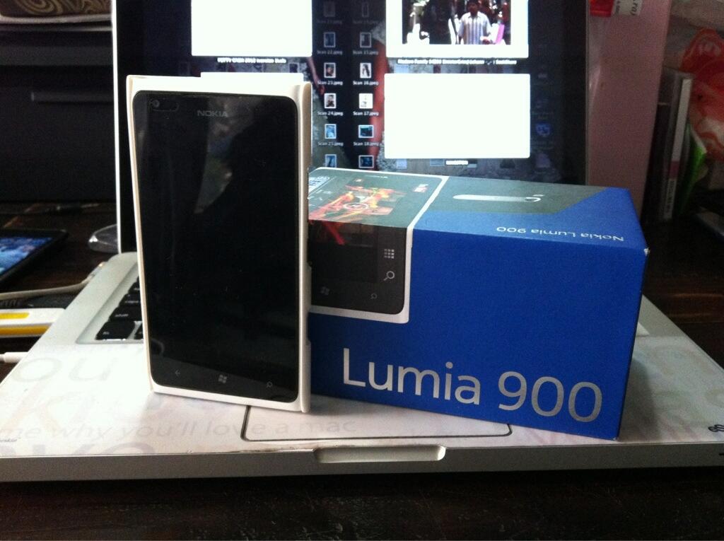 Dijual Nokia Lumia 900 White, Fullset, Garansi, Mulus, Murah