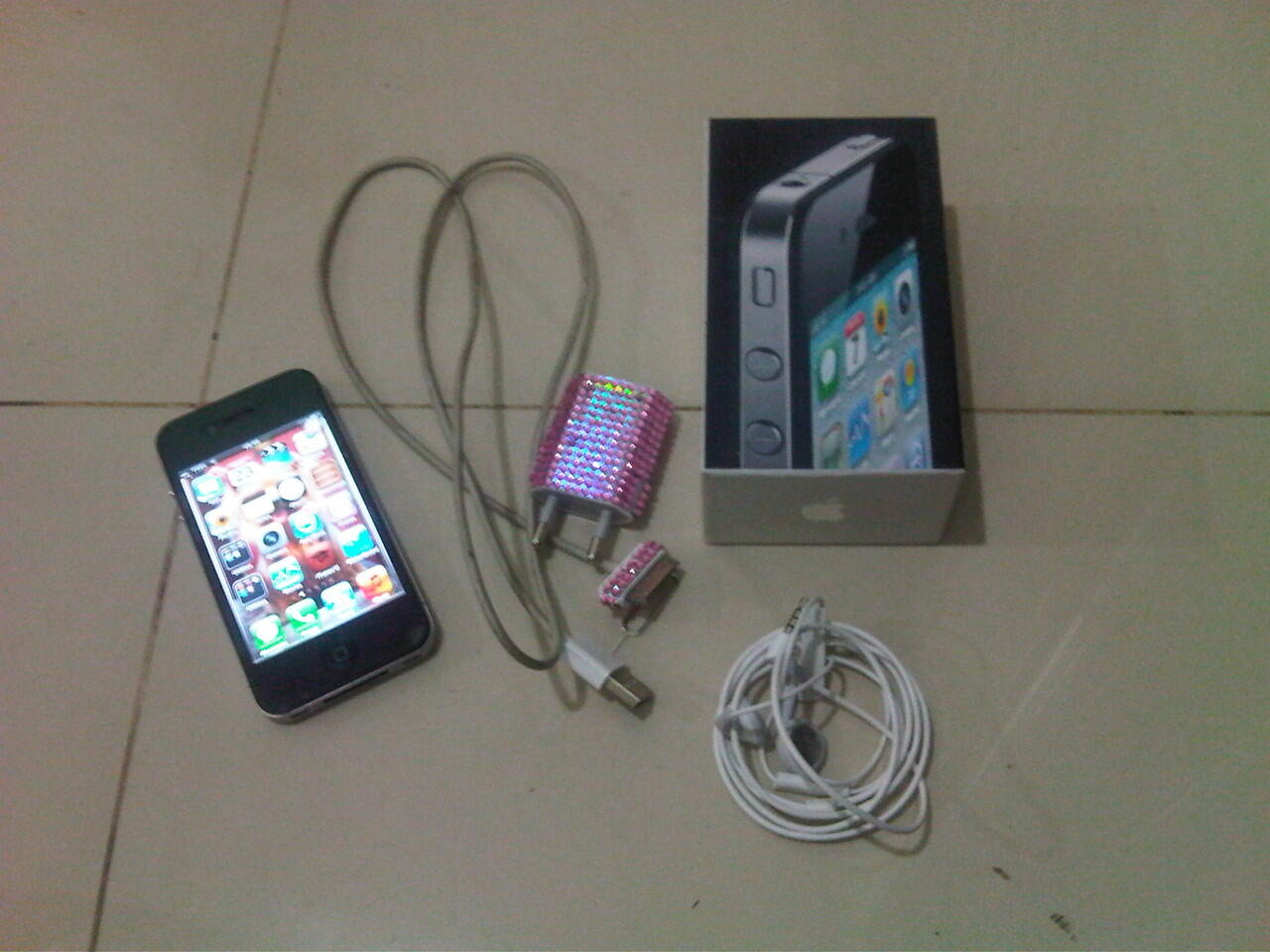 JUAL IPHONE 4G BLACK 16GB FU ex Wanita :)