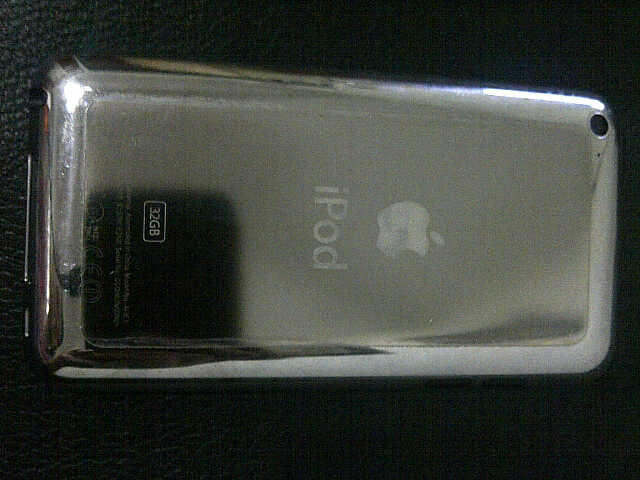 Jual IPOD TOUCH 4th Generation 32GB WHITE ex Wanita
