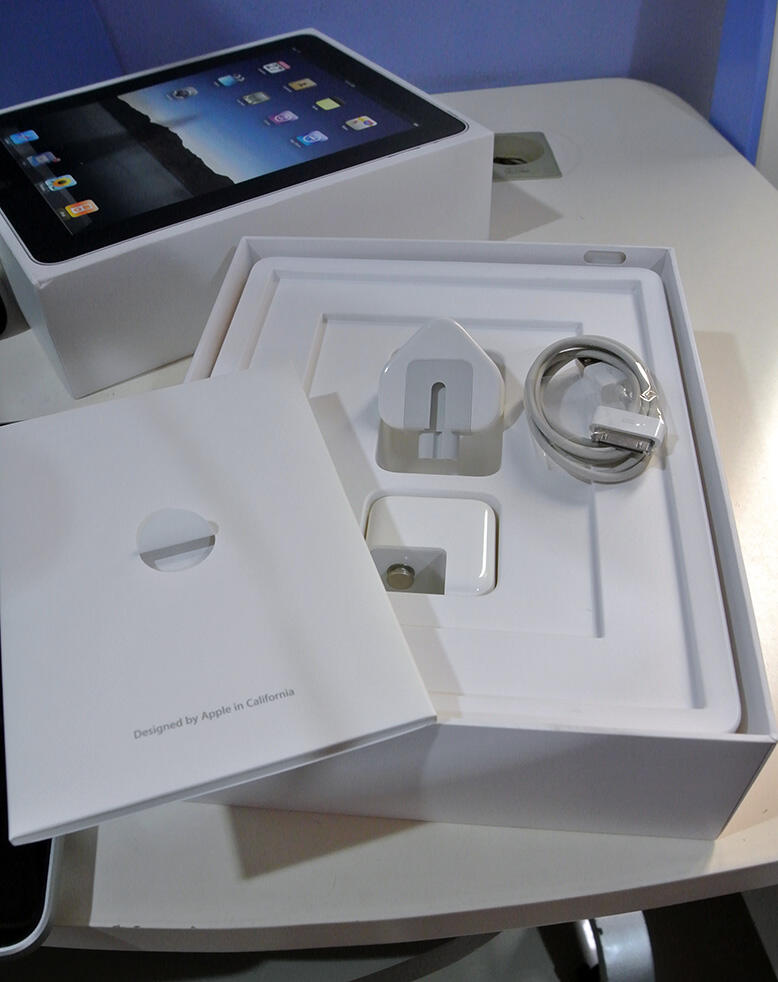 WTS iPad 1st gen 64 GB Wi-Fi + 3G