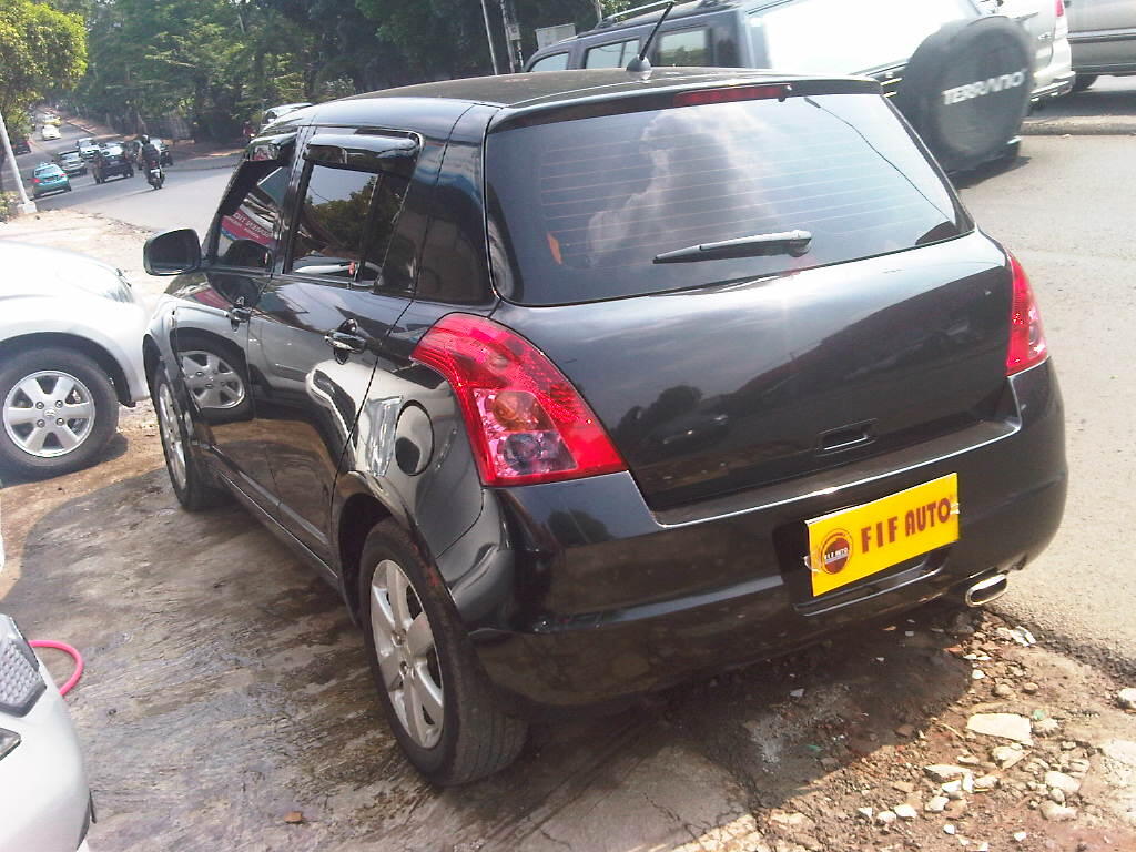 SUZUKI SWIFT ST AT 2009 HITAM METALIK