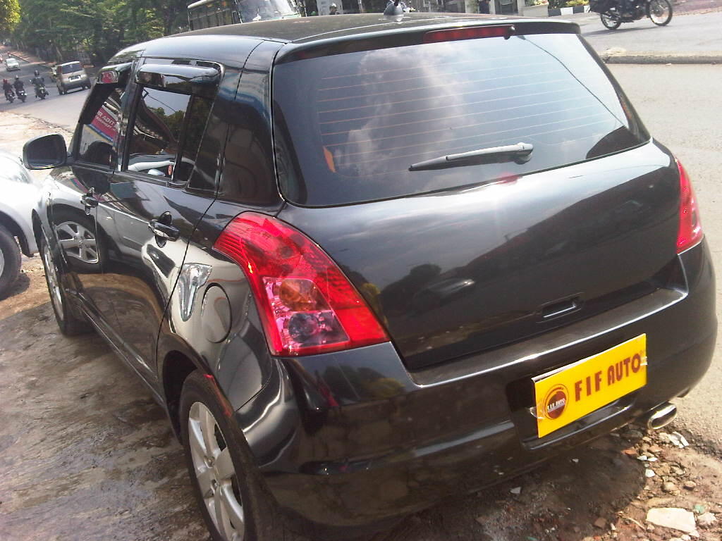 SUZUKI SWIFT ST AT 2009 HITAM METALIK