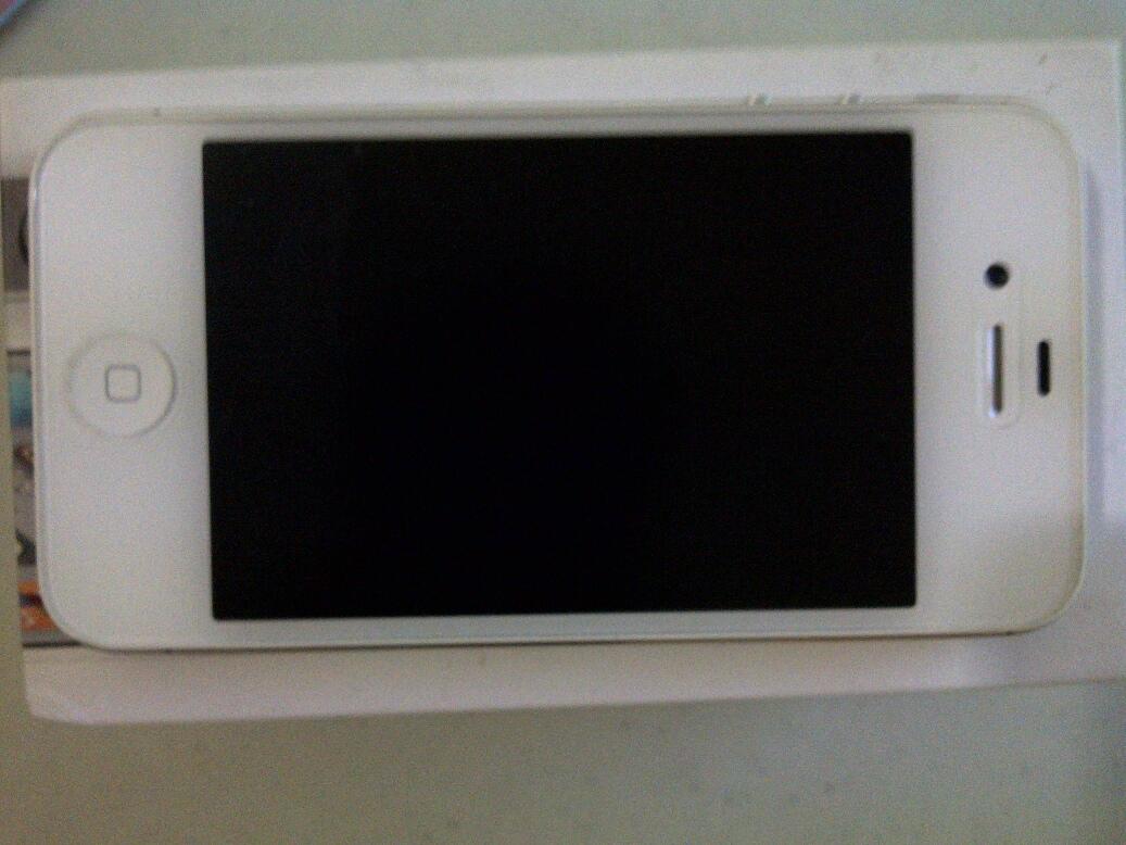 dijual 2nd 99% iphone4s 32GB white FU mulus