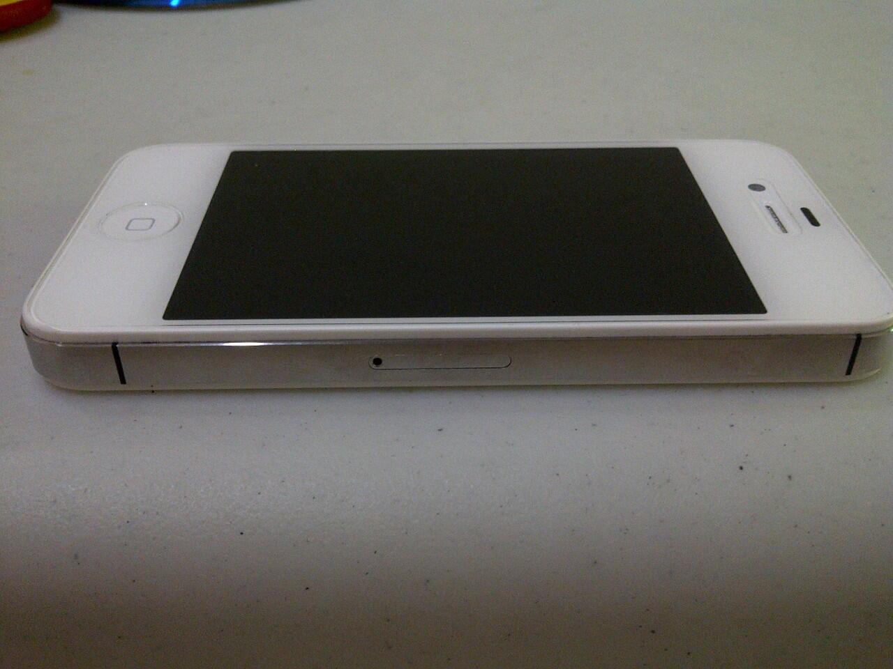 dijual 2nd 99% iphone4s 32GB white FU mulus