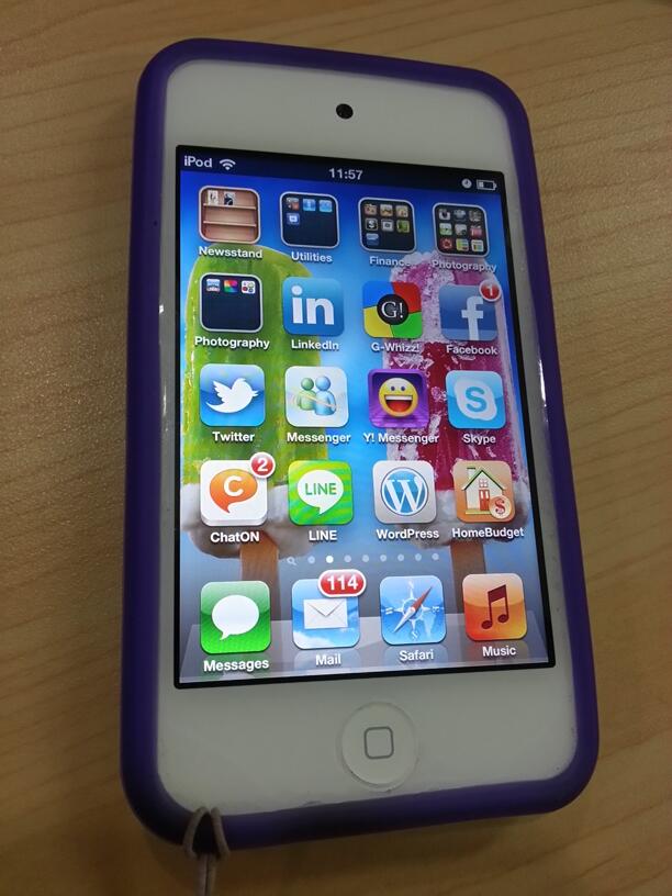 Jual Apple Ipod touch 4th gen 8gb MULUS, MASIH GARANSI sampai Akhir Januari 2013