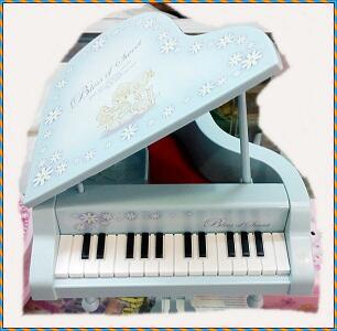 lOVE Music Box, Kotak musik
