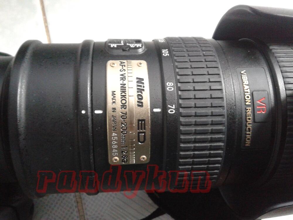 Jual Kamera Nikon D80 + BG + lensa 17-80 DX + Nikon AF-S VR Nikkor 70-200mm 1:2.8G