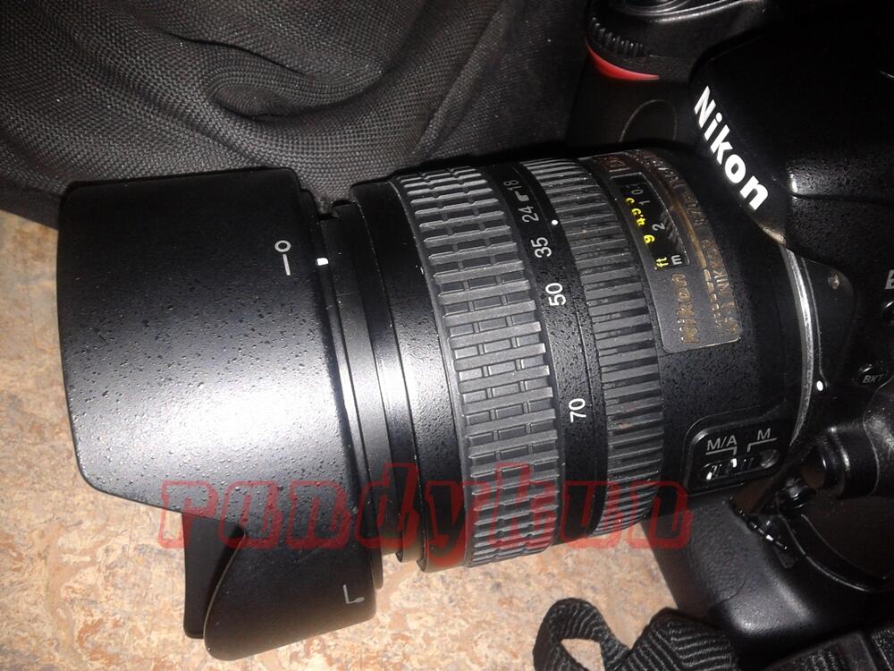 Jual Kamera Nikon D80 + BG + lensa 17-80 DX + Nikon AF-S VR Nikkor 70-200mm 1:2.8G