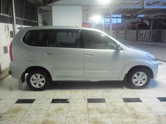 Dijual : Toyota Avanza G M/T tahun 2009 Silver