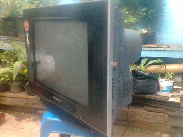 CHANGHONG SLIM FLAT TV 21 INCH - PF 21500 SERIES GOOD CONDITION BANDUNG