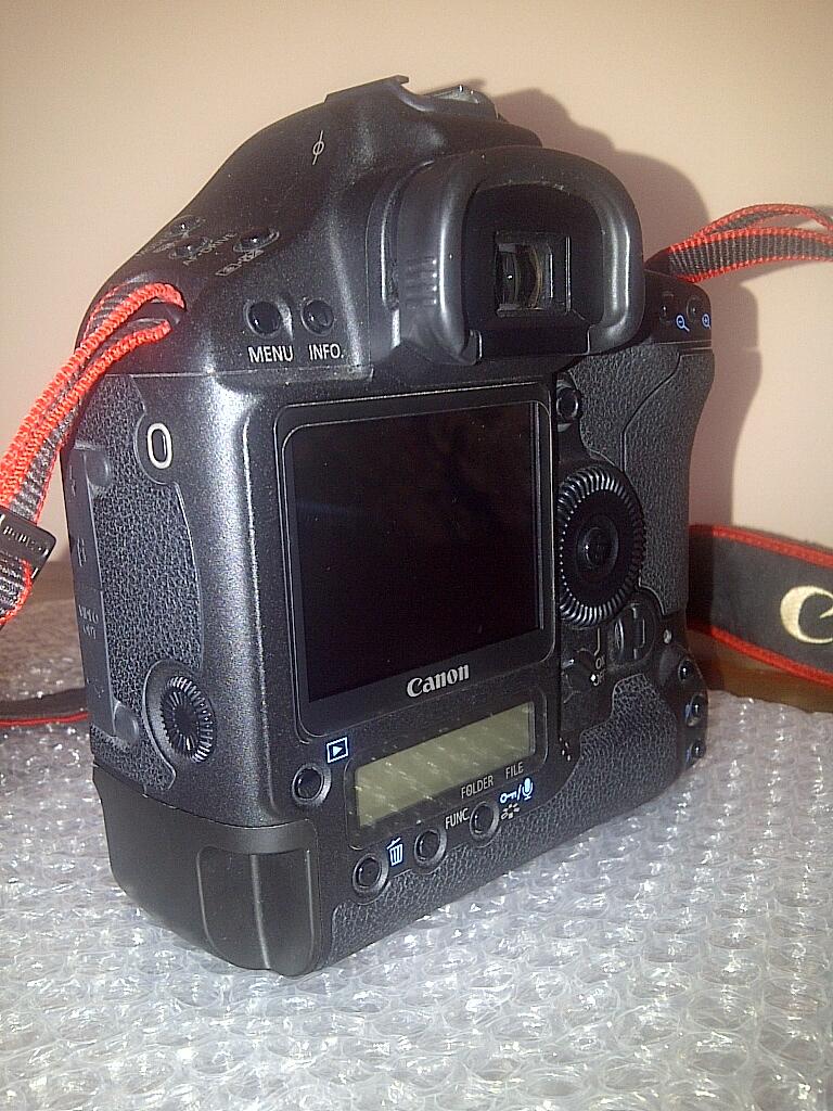 Camera CANON EOS 1-D Mark III