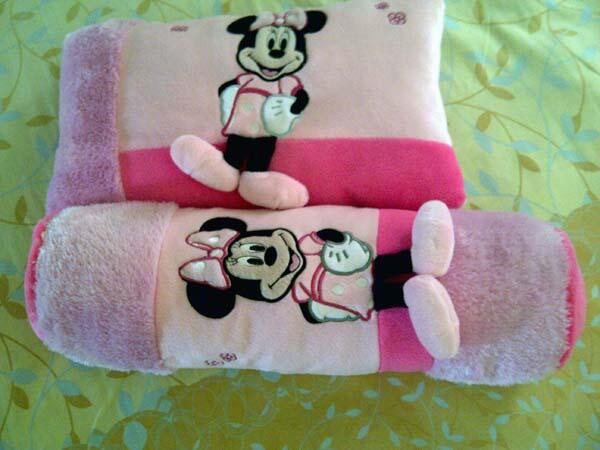 Sale cuci gudang bantal HK, Doraemon dan 1 set bntl glg mini mouse