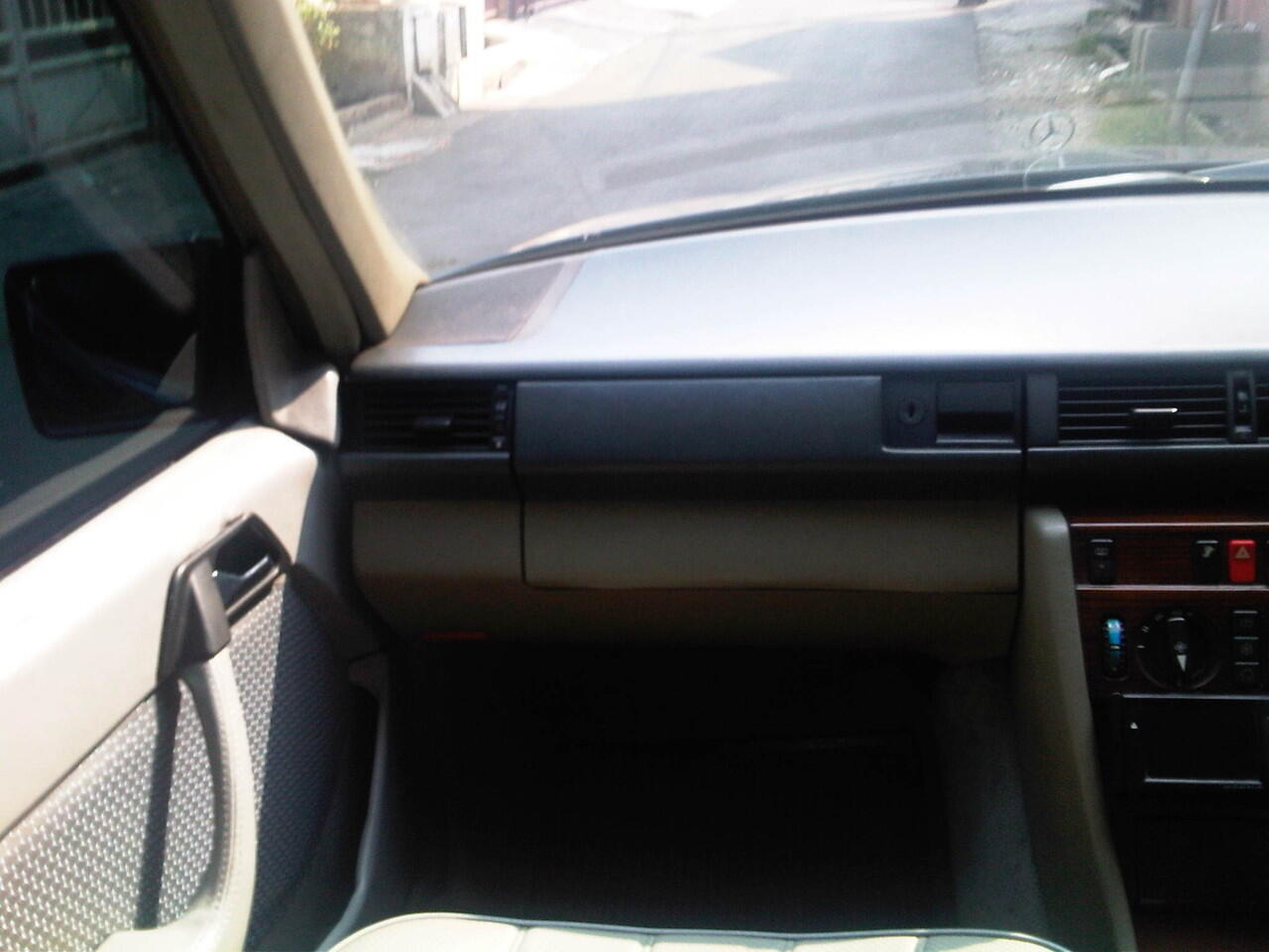 JUAL MOBIL MERCY E230 TAHUN 1989