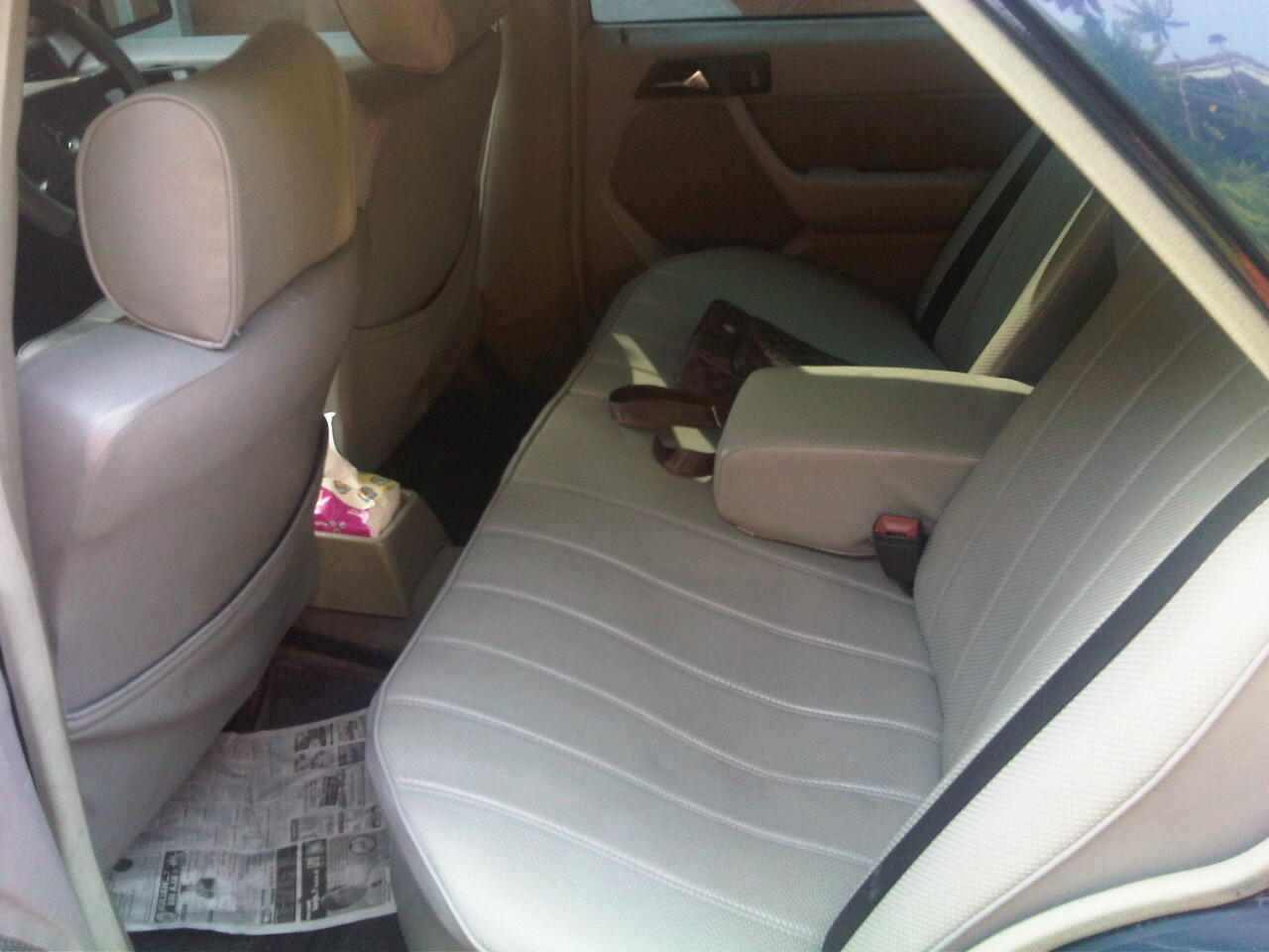 JUAL MOBIL MERCY E230 TAHUN 1989