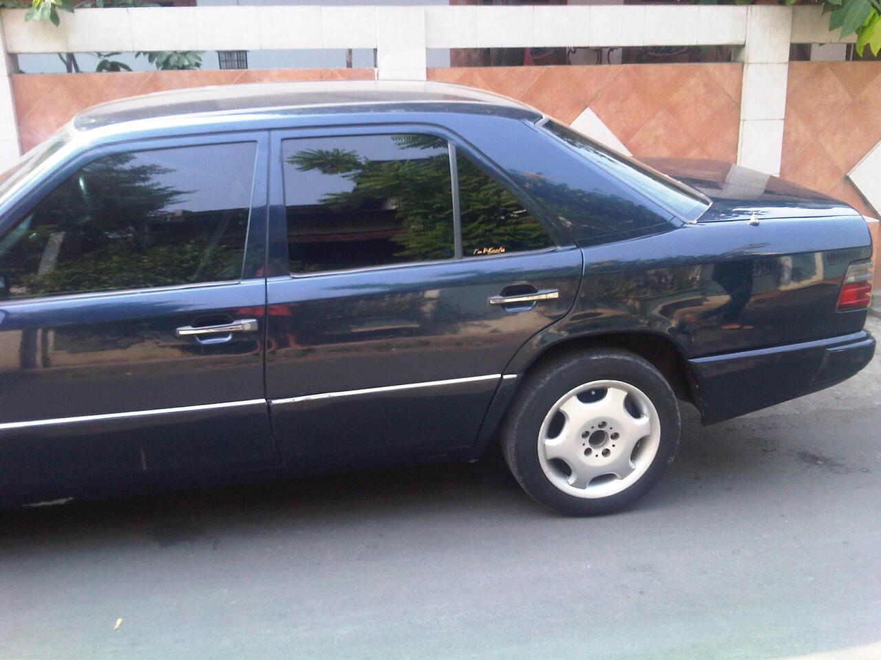 JUAL MOBIL MERCY E230 TAHUN 1989
