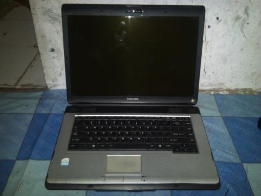 jual cepat laptop thosiba l300