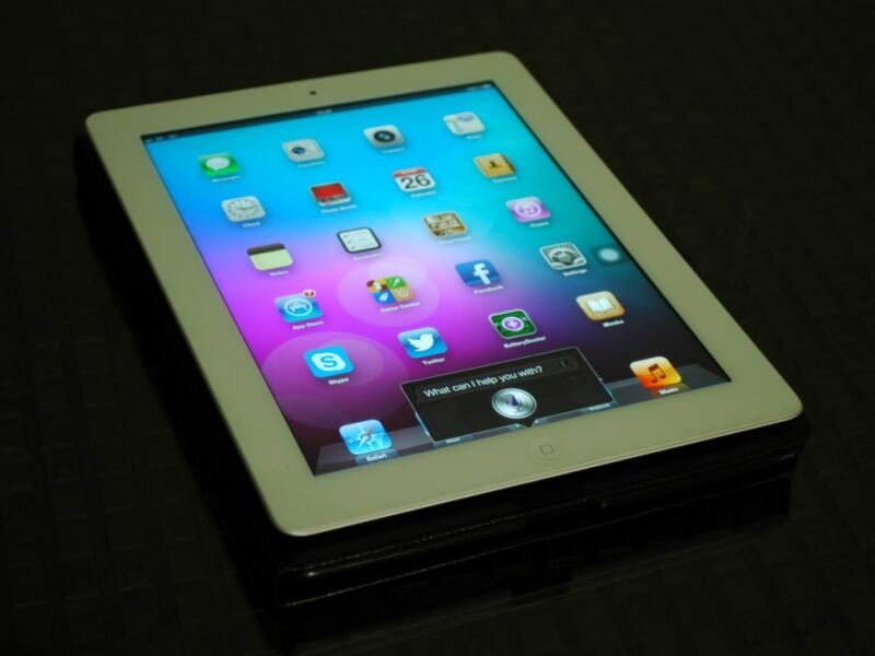 iPad 3 (New iPad) 64GB 4G+LTE putih mulus garansi panjang