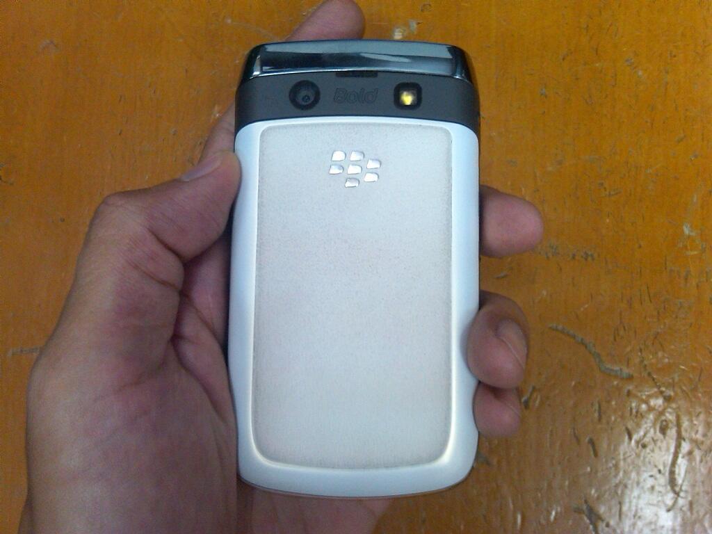 blackberry onyx 2 white ex distributor