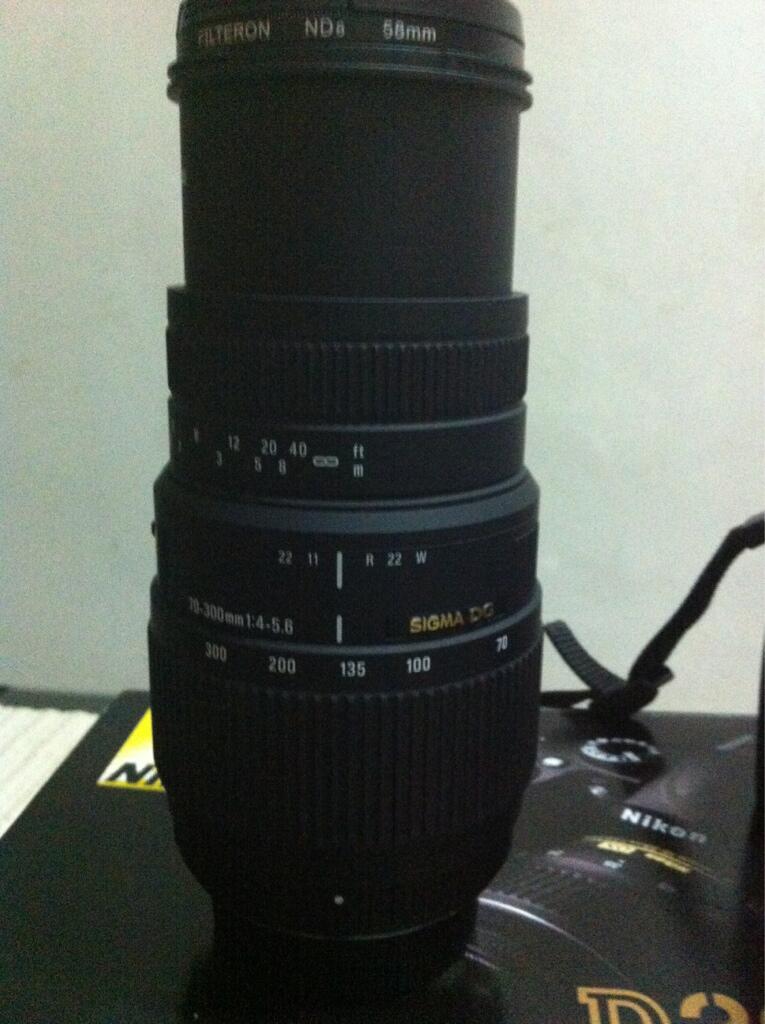 Jual Kamera nikon d3000 dengan lensa sigma tele makro