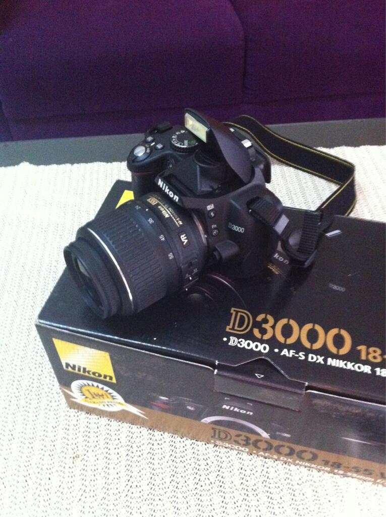 Jual Kamera nikon d3000 dengan lensa sigma tele makro