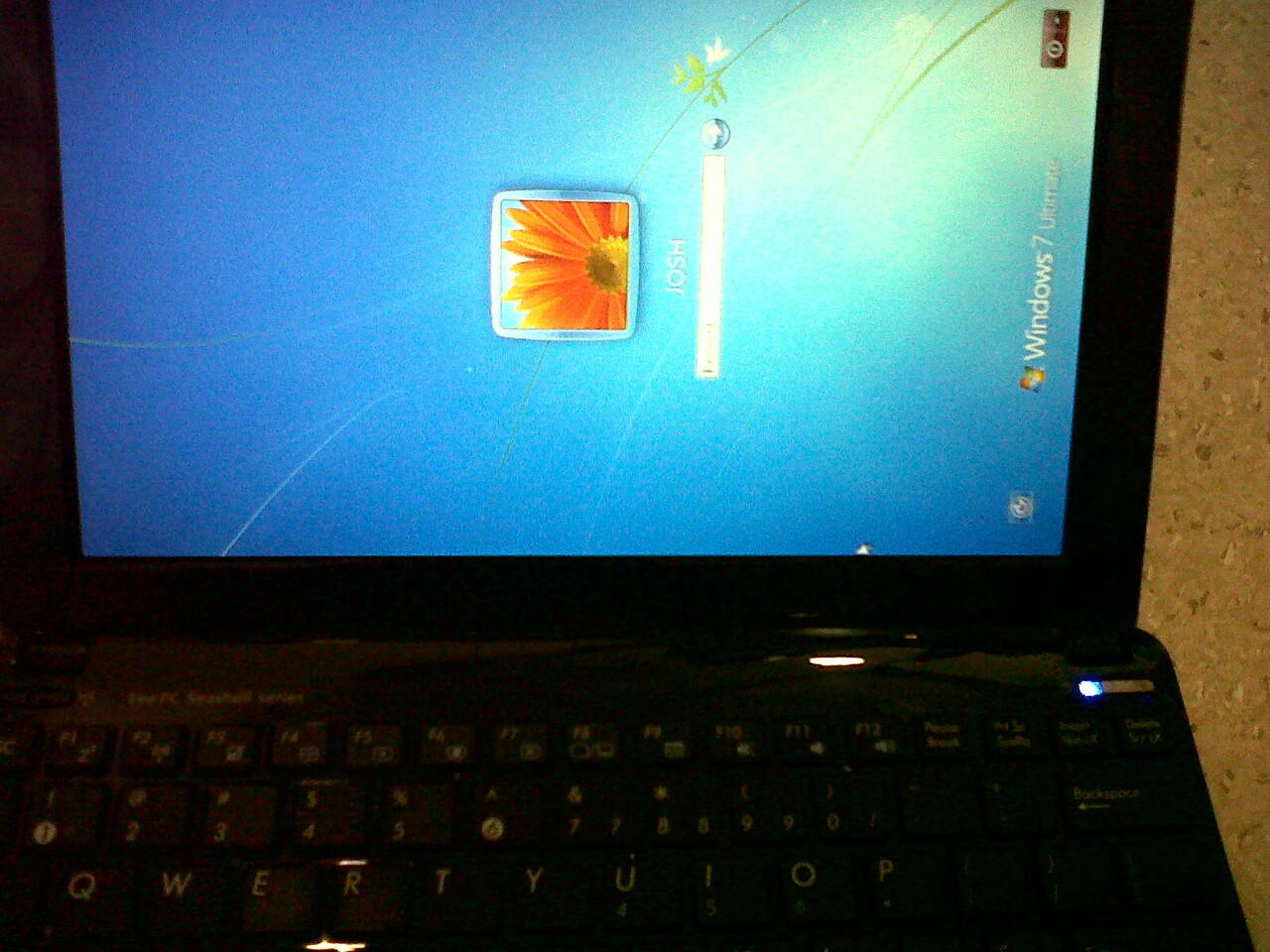 Need help! Windows screen terbalik