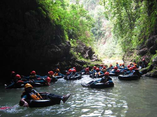 13 wisata menarik di Gunungkidul , Jogjakarta &#91;serba 13&#93;