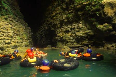 13 wisata menarik di Gunungkidul , Jogjakarta &#91;serba 13&#93;