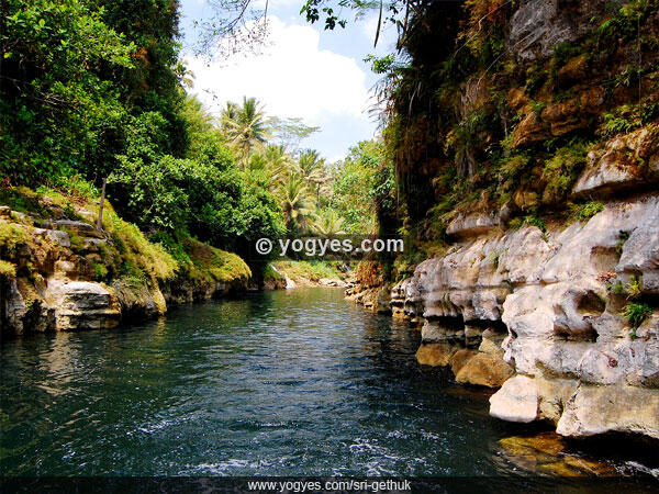 13 wisata menarik di Gunungkidul , Jogjakarta &#91;serba 13&#93;