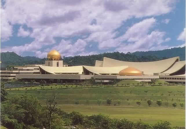 Wow ! Rumah Terbesar di Bumi Adalah Rumah Sultan Hasanal Bolkiah Wow ! Rumah Terbesa