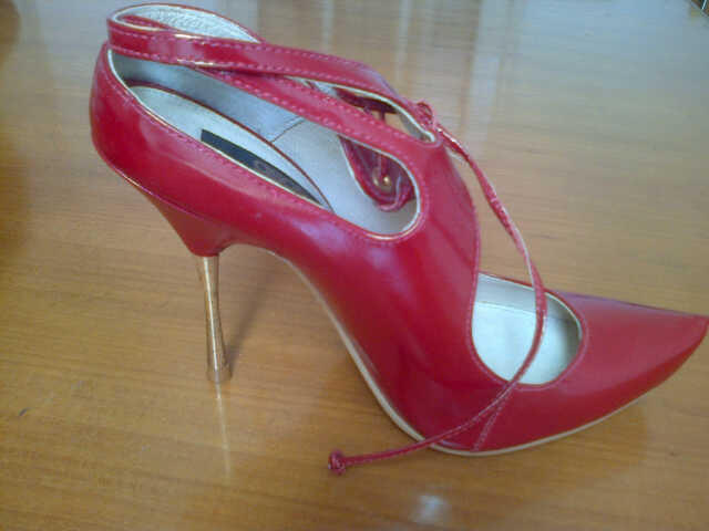 Garage Sale berbagai Merk terkenal - Mango, Osos, Nine West - Tas dan sepatu
