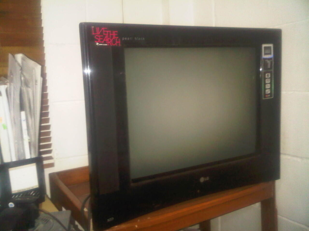 JUAL TV LG PEARL BLACK 21 inch + SPEAKER dbE