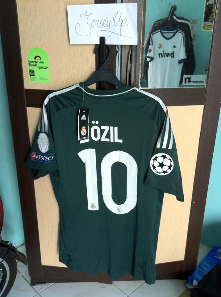JERSEY MADRID 3RD GRADE ORI OZIL #10 FULL PATCH UCL SUPER MURAH SOLO !!!