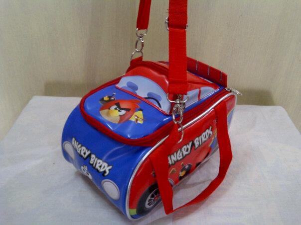 HANDUK PONCO, LUNCH BAG, TIMBANGAN BADAN HELLO KITTY