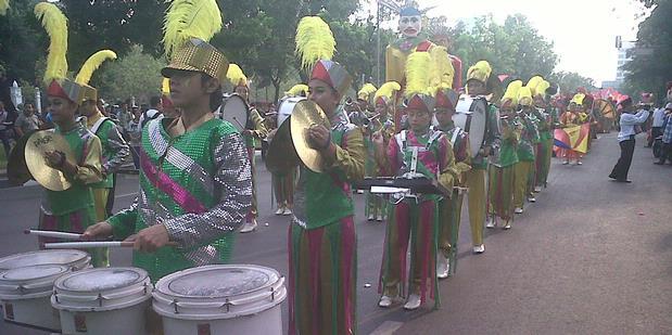 ( Suasana Adem Jakarta ) Jokowi Lepas Kirab Budaya