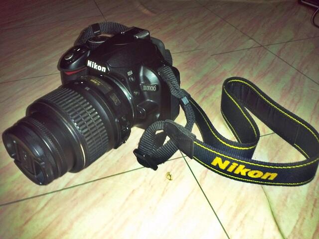 DSLR Nikon d3100 + lensa nikor 18-55vr kit, mampir gan :)
