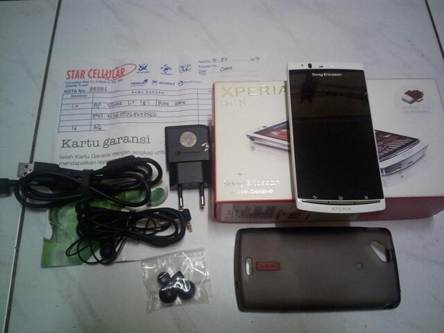 Sony Experia Arc S Lt18i white (putih)